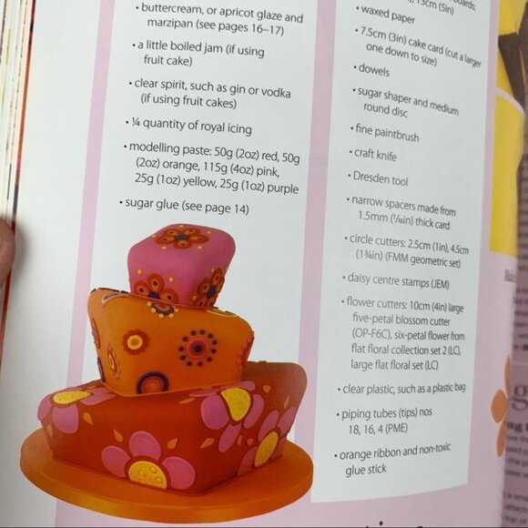 Cakes To Inspire and  Desire by Lindy Smith - Picture 5 of 9